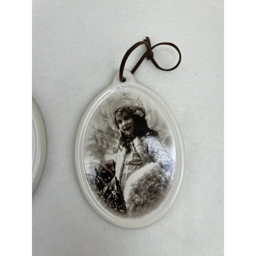 Set Of 3 Vtg Victorian Girls Print Oval White Ceramic X’mas Tree‎ Ornaments
